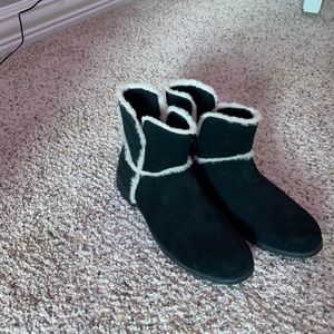 Black with white ruffle UGG booties
